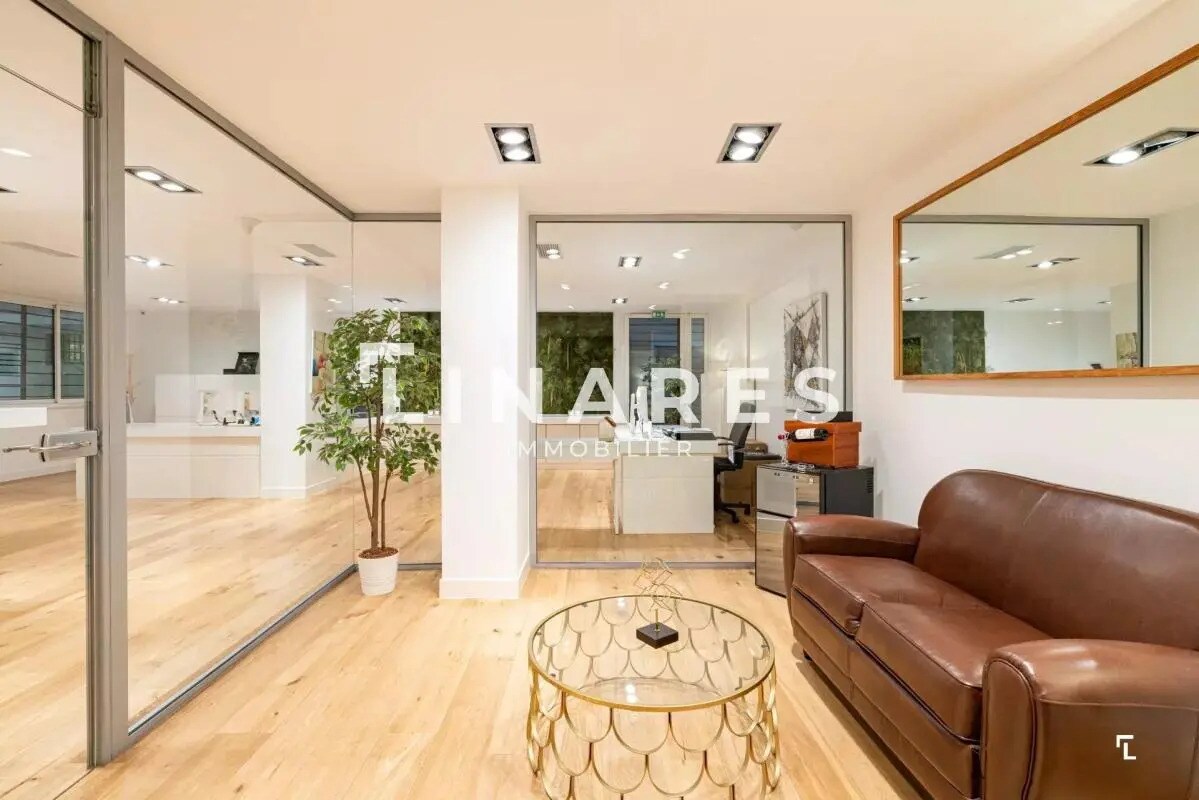 Office in Marseille to rent Interior Photo- Image 1 of 9