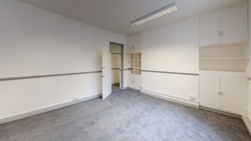 King St, Leicester for rent - Matterport 3D Scan - Image 2 of 19