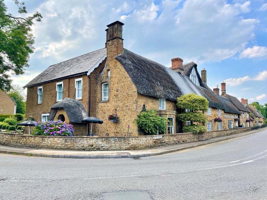 4 Wroxton, Wroxton for sale Building Photo- Image 1 of 1