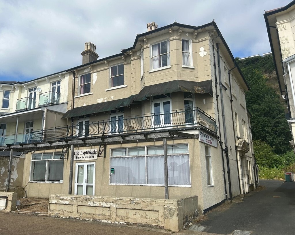 32 The Esplanade, Shanklin for sale Primary Photo- Image 1 of 2