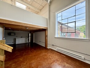 3502 SCOTTS Ln, Philadelphia, PA for rent Interior Photo- Image 1 of 9