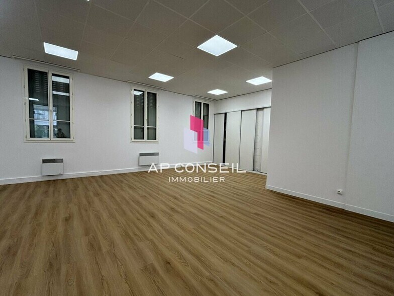 Office in Versailles to rent - Interior Photo - Image 3 of 10