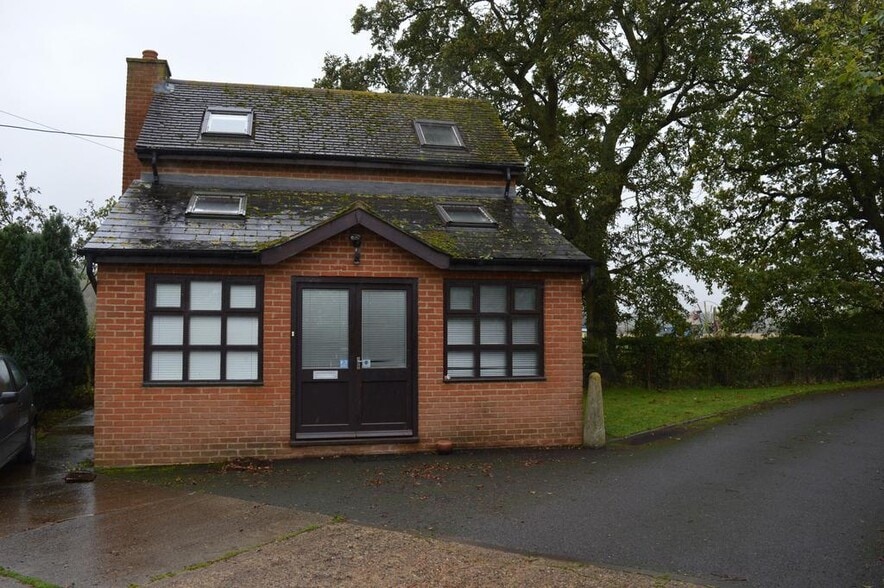 Dunt Ave, Reading to rent - Building Photo - Image 2 of 2
