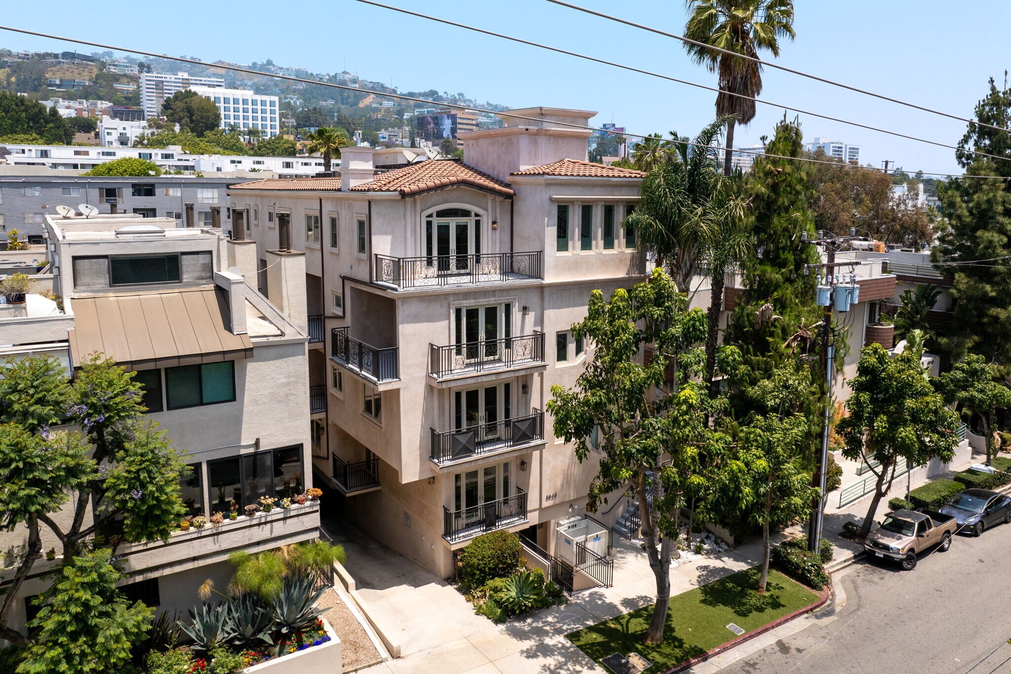 8833 Cynthia St, West Hollywood, CA for sale Building Photo- Image 1 of 1