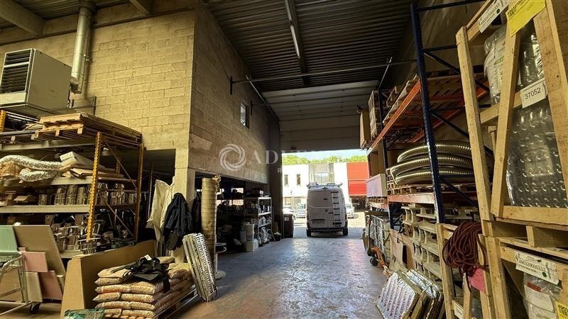 Light Industrial in Collegien to rent - Interior Photo - Image 2 of 7