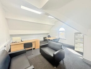 1 Westgate Ave, Bolton to rent Interior Photo- Image 2 of 6
