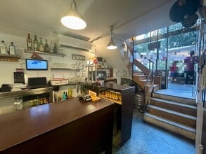 Retail in Barcelona, Barcelona to rent Interior Photo- Image 1 of 12