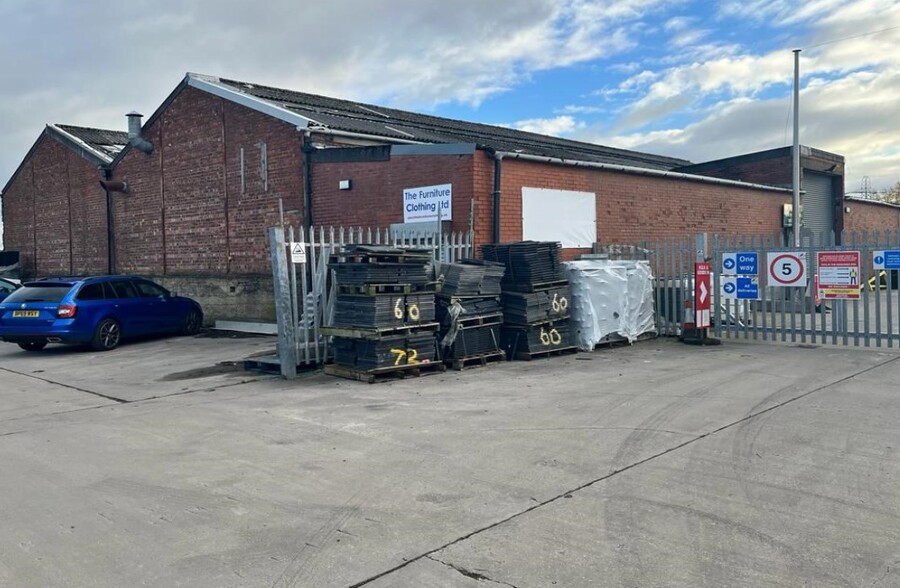 Bloomfield Rd, Bolton for sale - Primary Photo - Image 1 of 1