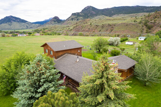 1065 US Highway 89 S, Gardiner, MT for sale Building Photo- Image 1 of 1