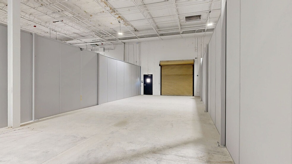 4121 34th St, Orlando, FL to rent - Matterport 3D Scan - Image 3 of 27