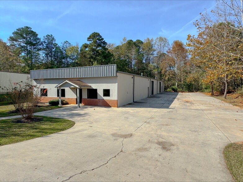 220 Robinson Dr, Fayetteville, GA for rent - Building Photo - Image 1 of 7