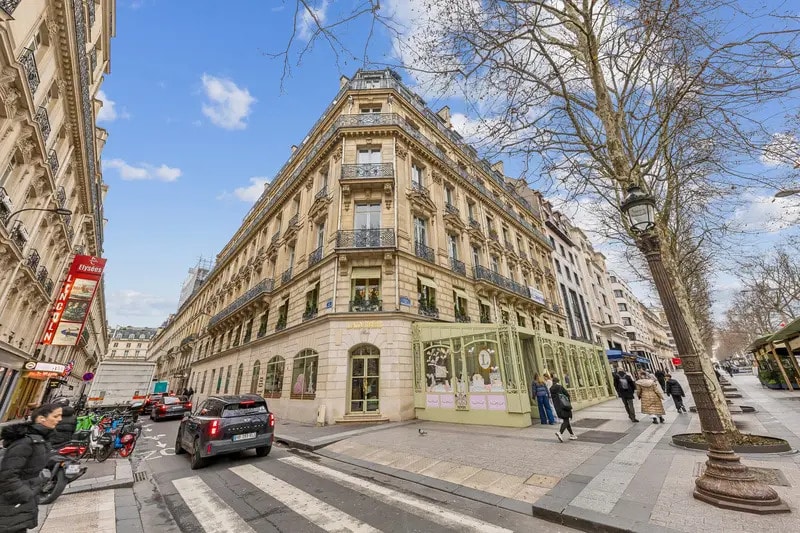 Location Bureaux 556 m² - Photo 1