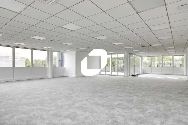 Office in Argenteuil to rent Interior Photo- Image 1 of 4