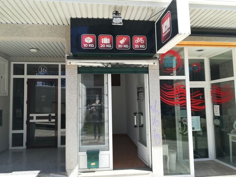 Retail in Vigo, Pontevedra for sale - Lobby - Image 1 of 15