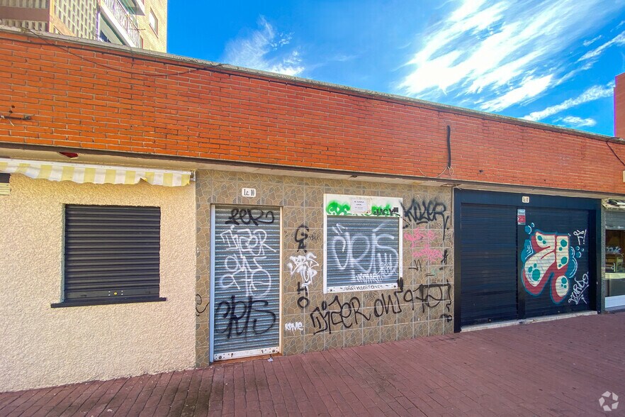 Plaza Santiago, 10, Humanes de Madrid, Madrid for rent - Primary Photo - Image 1 of 2