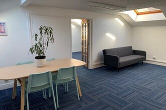 2 Duke St, Kingsbridge to rent Interior Photo- Image 2 of 3