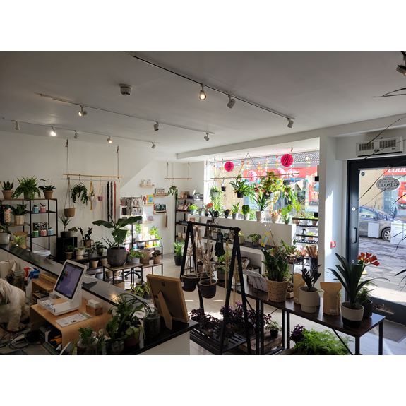 1 West Way, Cirencester to rent Interior Photo- Image 1 of 3