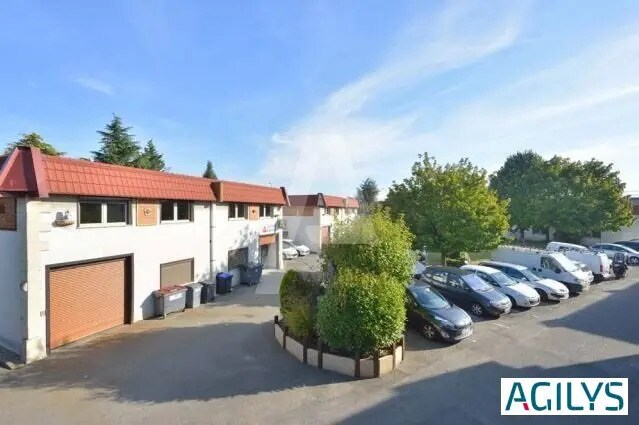 Light Industrial in Massy to rent - Building Photo - Image 1 of 9