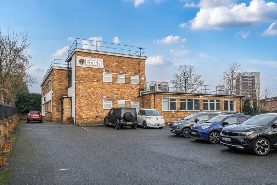 7 Queen St, Erith to rent - Building Photo - Image 3 of 10