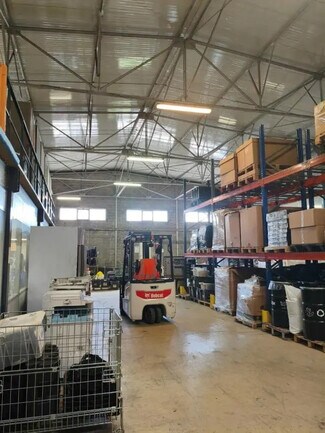 More details for 30 Bis Rue D'Helsinki, Vitrolles - Industrial to Rent