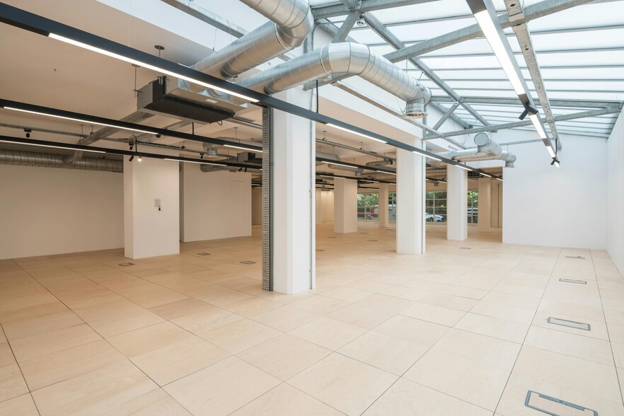 206-212 St John St, London to rent - Building Photo - Image 2 of 20