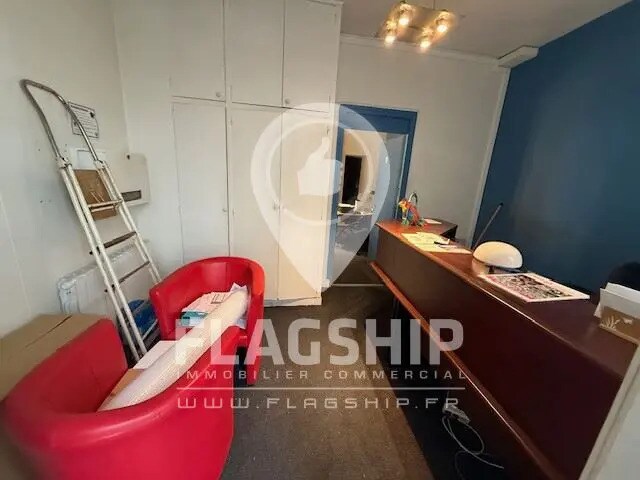 Retail in Levallois-Perret to rent Building Photo- Image 1 of 10