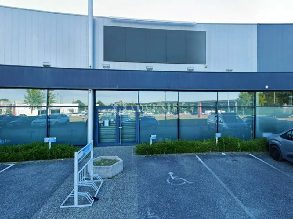 Location Commerce 604 m² - Photo 1