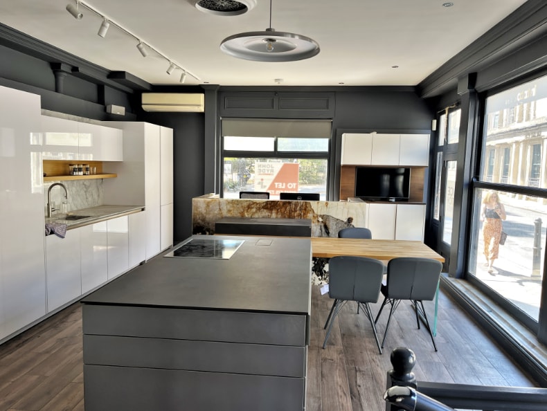 1-6 Montpellier Ave, Cheltenham to rent Interior Photo- Image 1 of 2