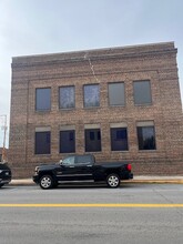 201 W Market St, Kingsport, TN for rent Building Photo- Image 2 of 5