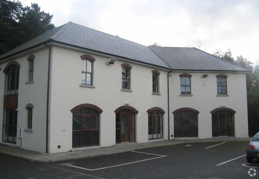 33 Massey Ave, Belfast for sale - Primary Photo - Image 1 of 1