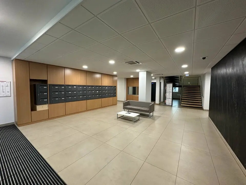 Location Bureaux 25 m² à 280 m² - Photo 1