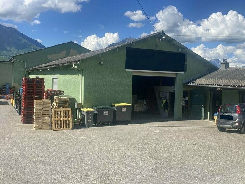 Industrial in Notre-Dame-des-Millières for sale - Building Photo - Image 2 of 3
