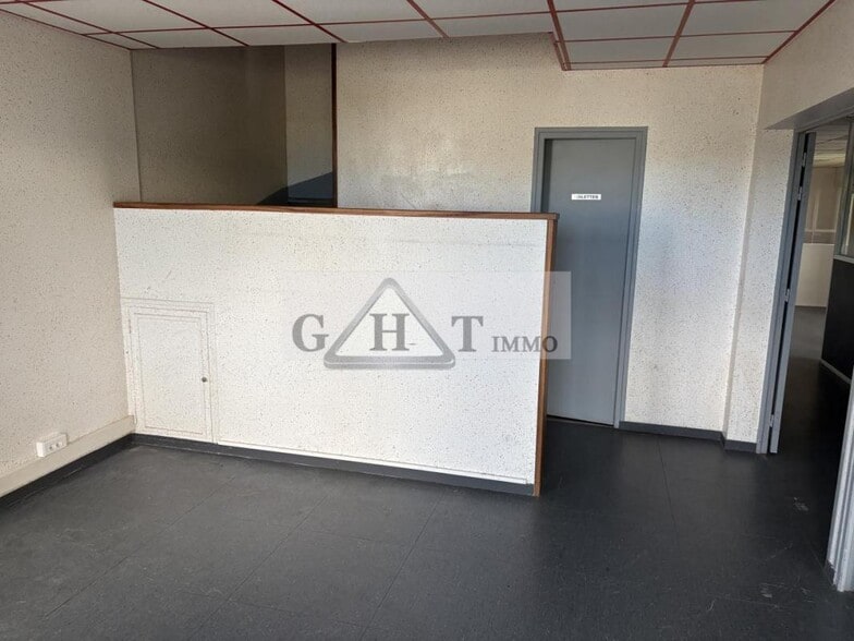Office in BOISSY-L'AILLERIE for sale - Interior Photo - Image 2 of 13