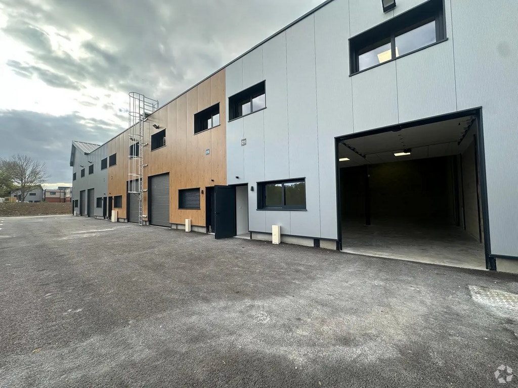 Vente Local d'activités 165 m² - Photo 1