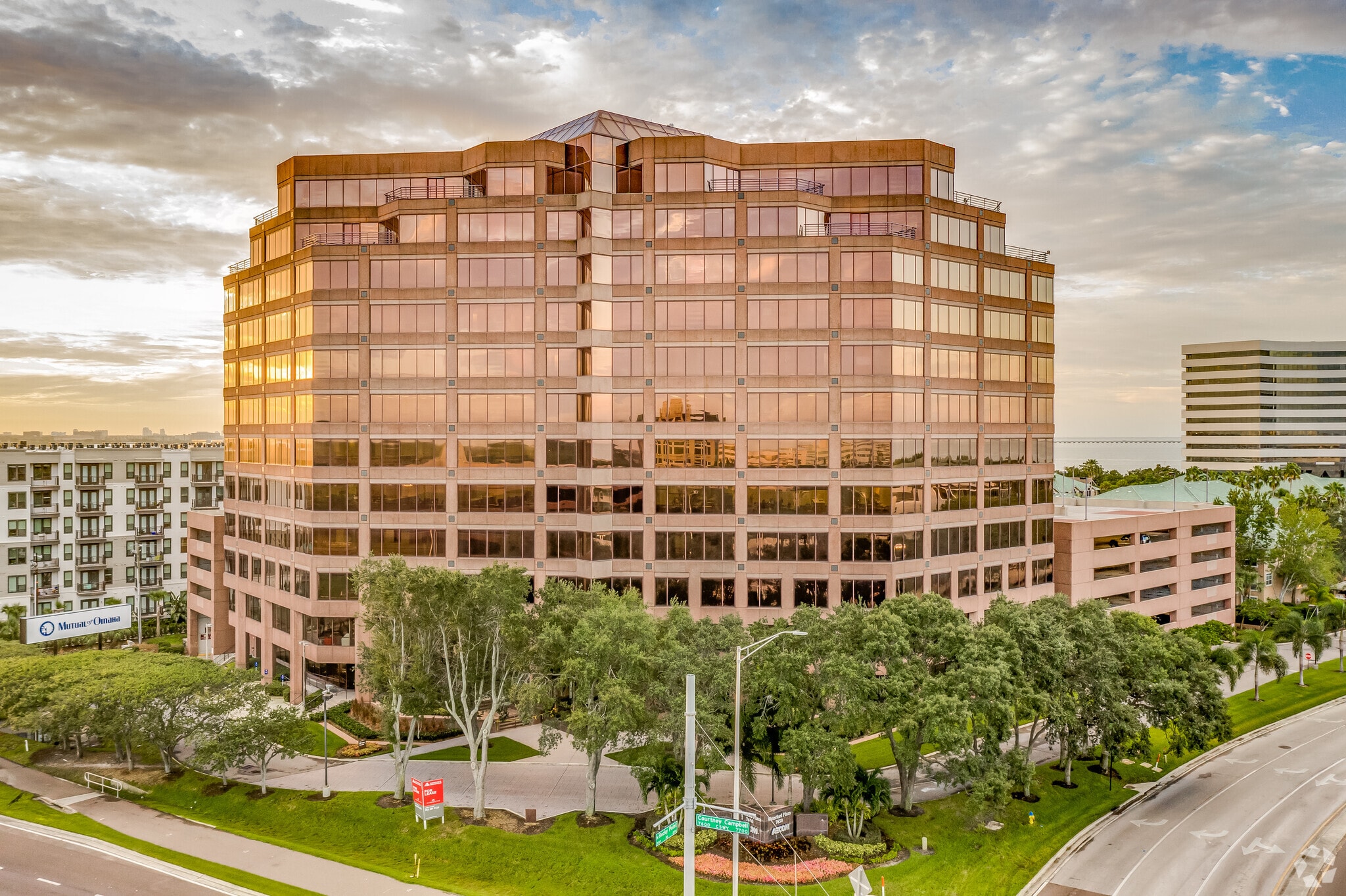 7650 W Courtney Campbell Cswy, Tampa, FL to rent Building Photo- Image 1 of 6