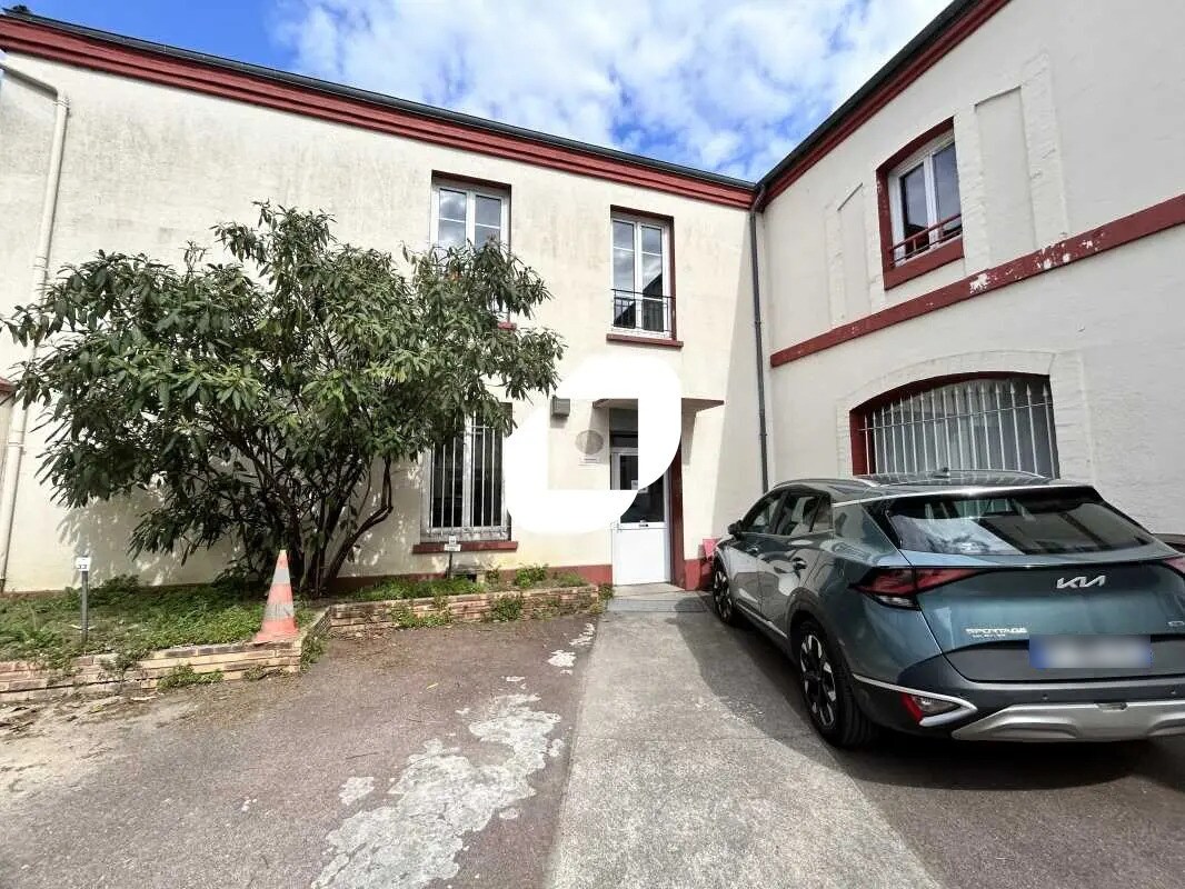 Office in Argenteuil to rent Building Photo- Image 1 of 11