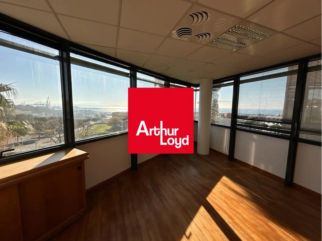 Location Bureaux 689 m² - Photo 1