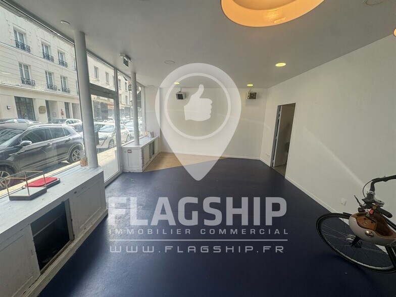 Retail in Paris to rent - Interior Photo - Image 2 of 9