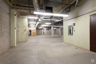 630 N Alvernon Way, Tucson, AZ to rent Interior Photo- Image 2 of 2