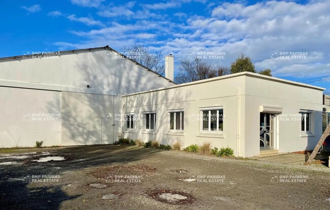 Location Local d'activités 715 m²