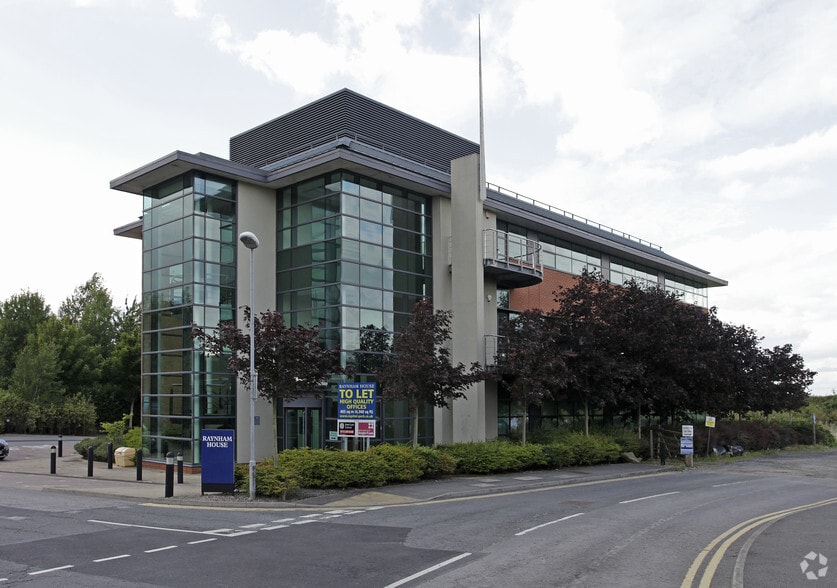 Capitol Park, Morley for sale - Primary Photo - Image 1 of 1