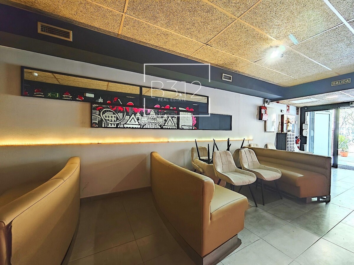 Barcelona, BAR 08029 - Unit Pt01 - - Interior Photo - Image 1 of 24