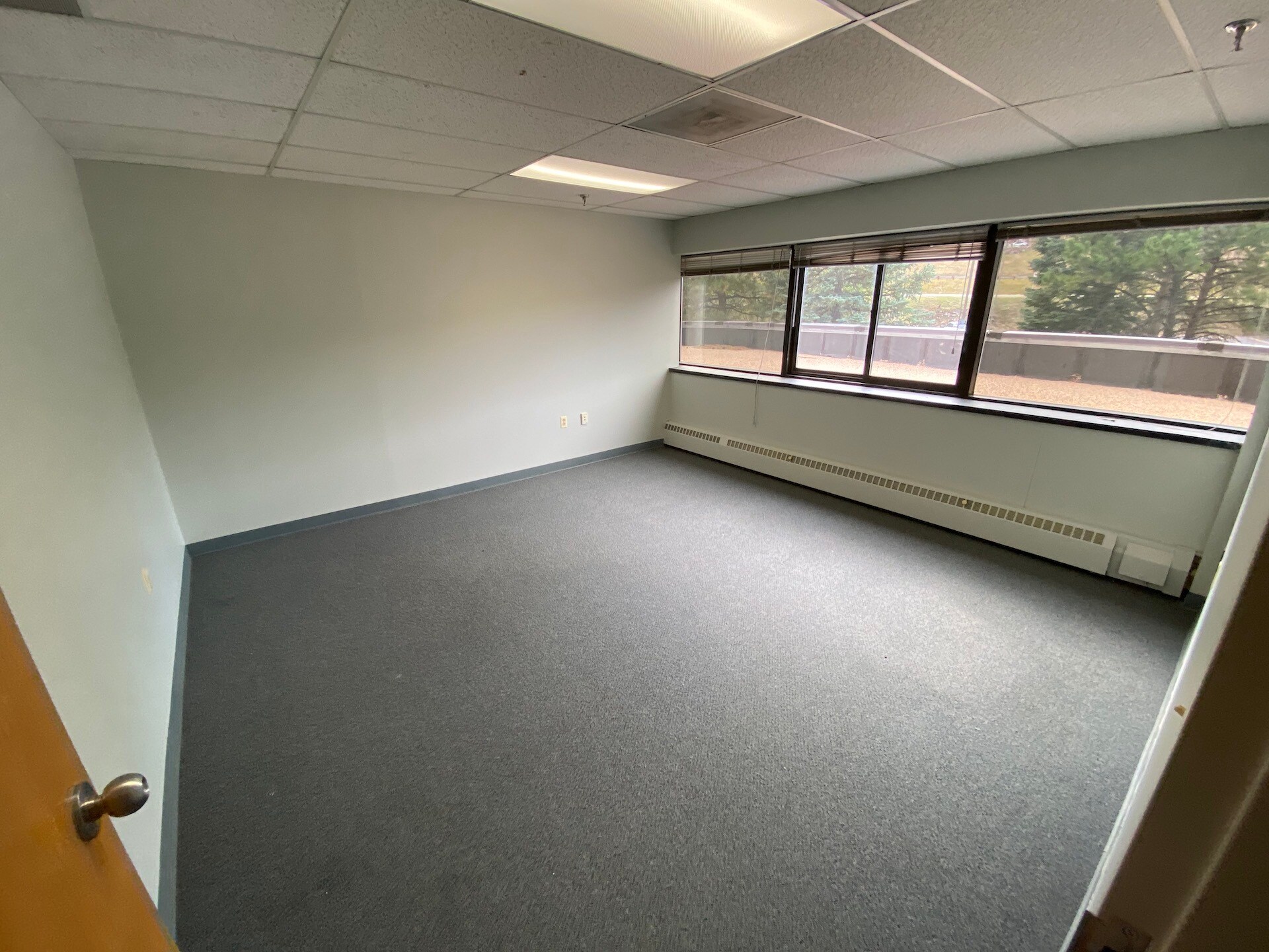 2922-2942 Evergreen Pky, Evergreen, CO to rent Interior Photo- Image 1 of 4