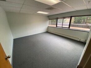 2922-2942 Evergreen Pky, Evergreen, CO to rent Interior Photo- Image 1 of 4