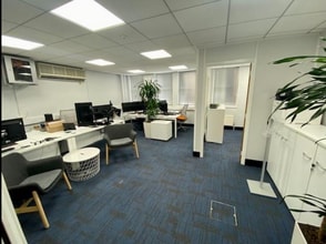 5 West Mills, Newbury to rent Interior Photo- Image 1 of 1