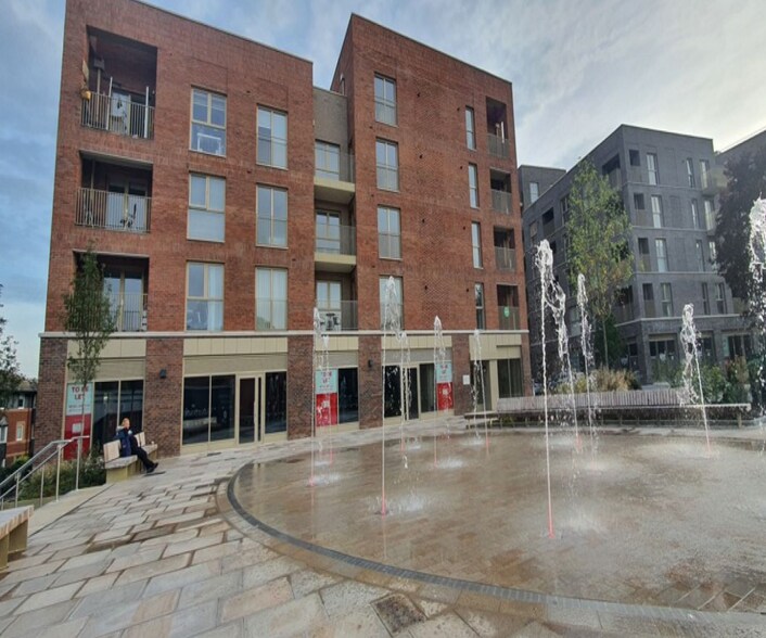 York Rd, Maidenhead to rent - Building Photo - Image 2 of 4