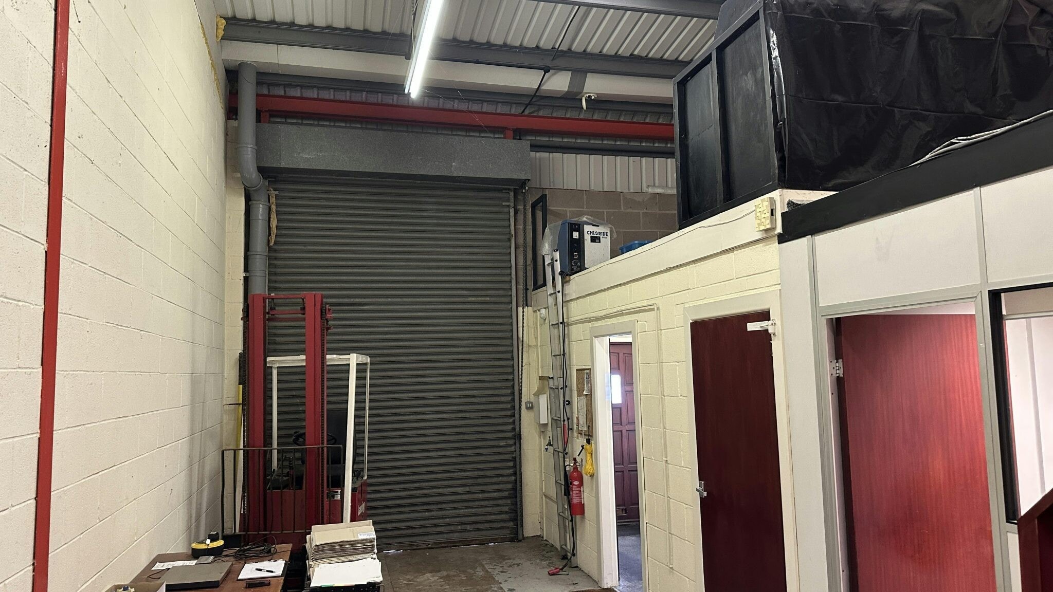 Hawkes Dr, Warwick to rent Interior Photo- Image 1 of 3