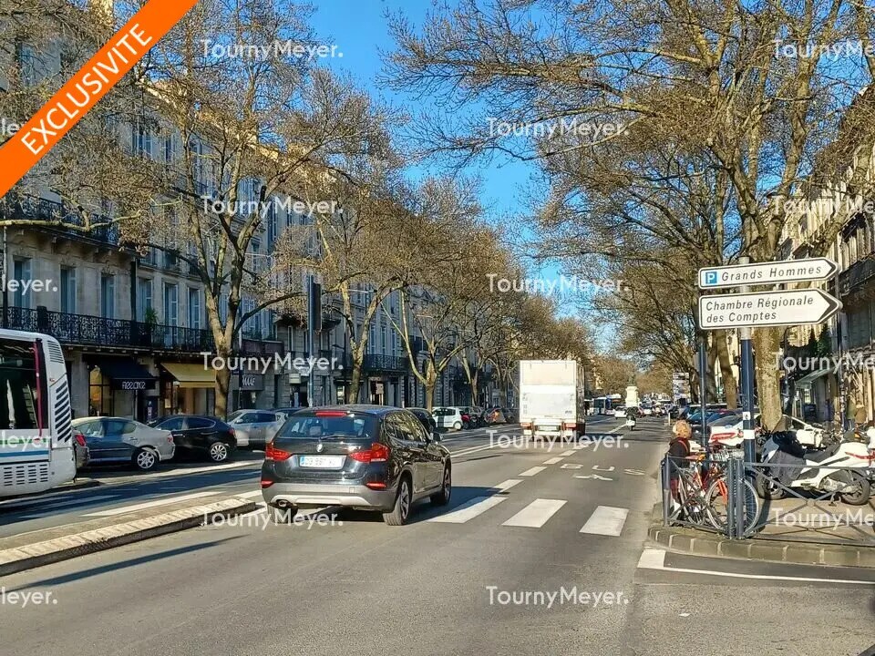 Retail in Bordeaux to rent Building Photo- Image 1 of 2