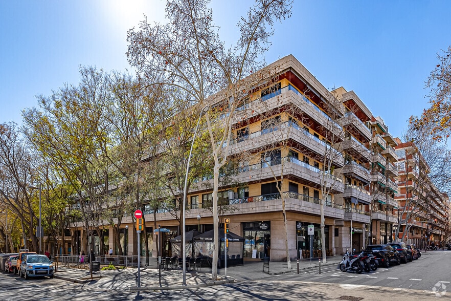 Carrer dels Comtes de Bell-Lloc, 189, Barcelona, Barcelona to rent - Building Photo - Image 2 of 2