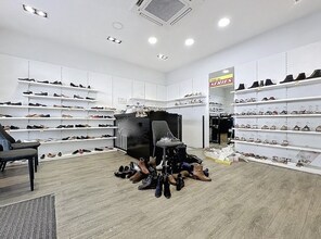 Rue De Rennes, Paris to rent Interior Photo- Image 2 of 3